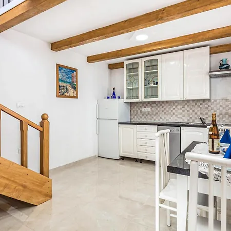1 Bedroom Beautiful In