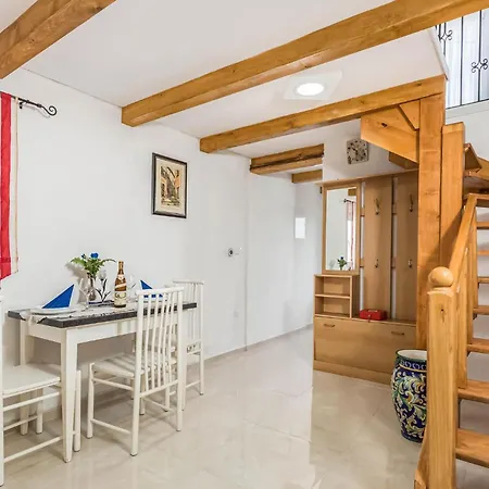 1 Bedroom Beautiful In