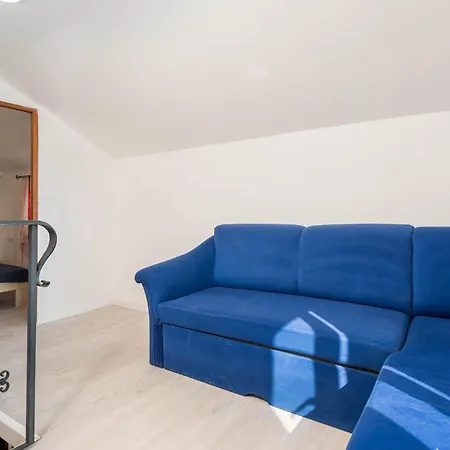 1 Bedroom Beautiful In Holiday home *