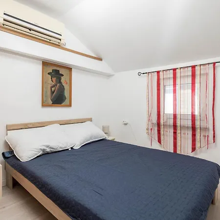 1 Bedroom Beautiful In Jurdani